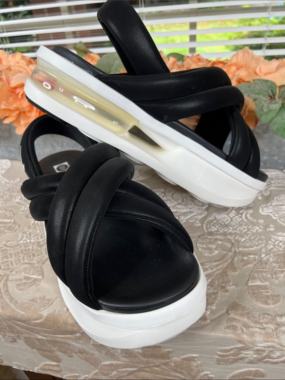 Nike Women's Air Max Isla Sandal Size 11 - Picture 10 of 10
